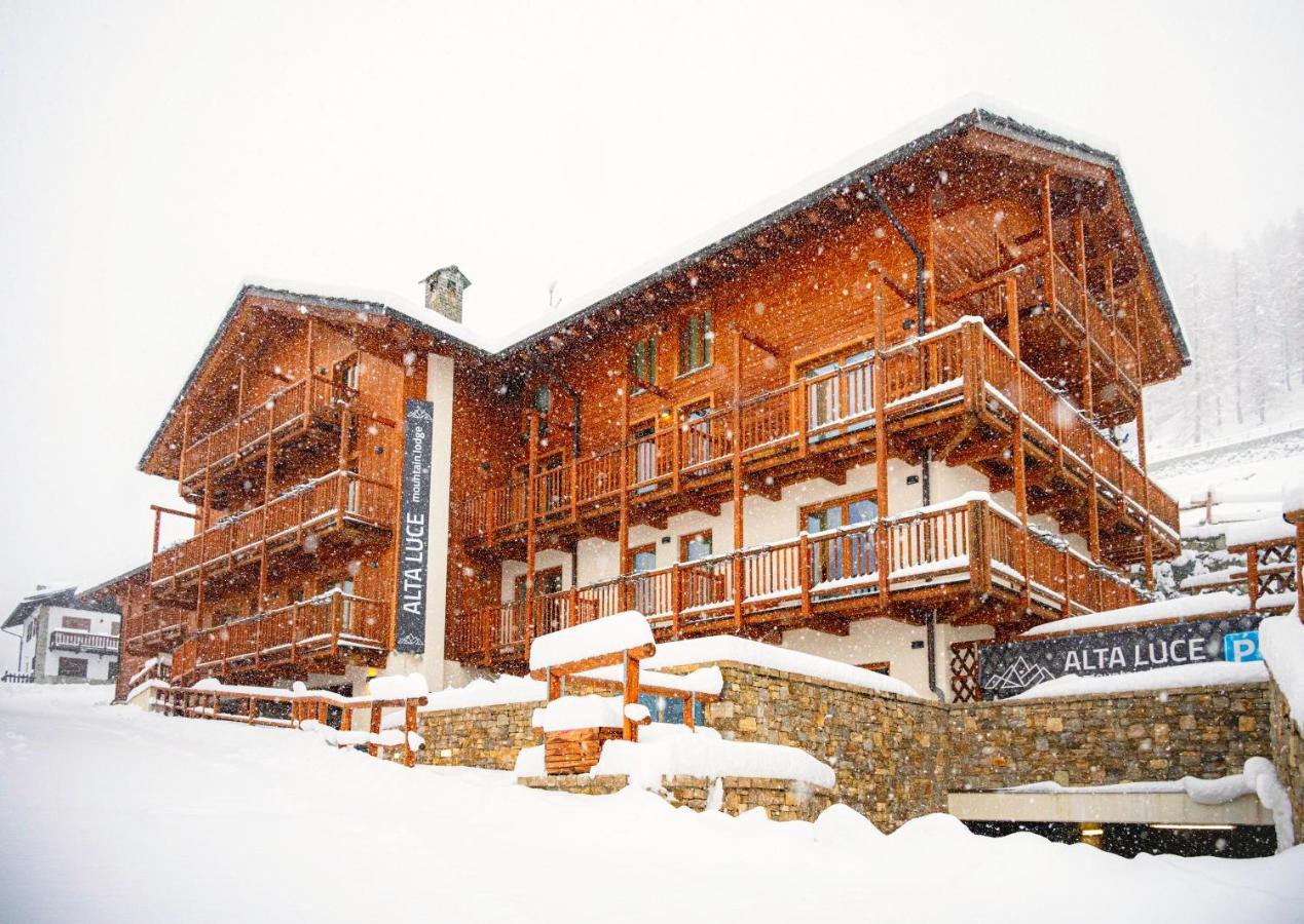 غريسّوني لا ترينيتي Alta Luce Mountain Lodge المظهر الخارجي الصورة